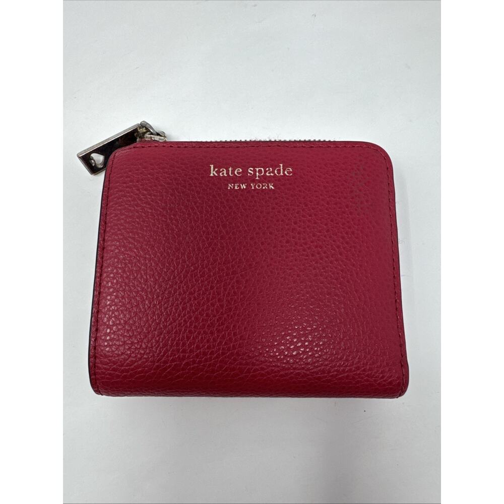 Kate Spade Jackson Small With Window L-Zip Bifold Wallet in Stoplight Light Red